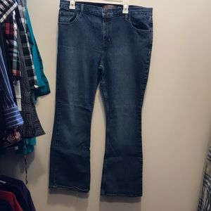 Old Navy boot cut, just below waist stretch jeans size 18S short